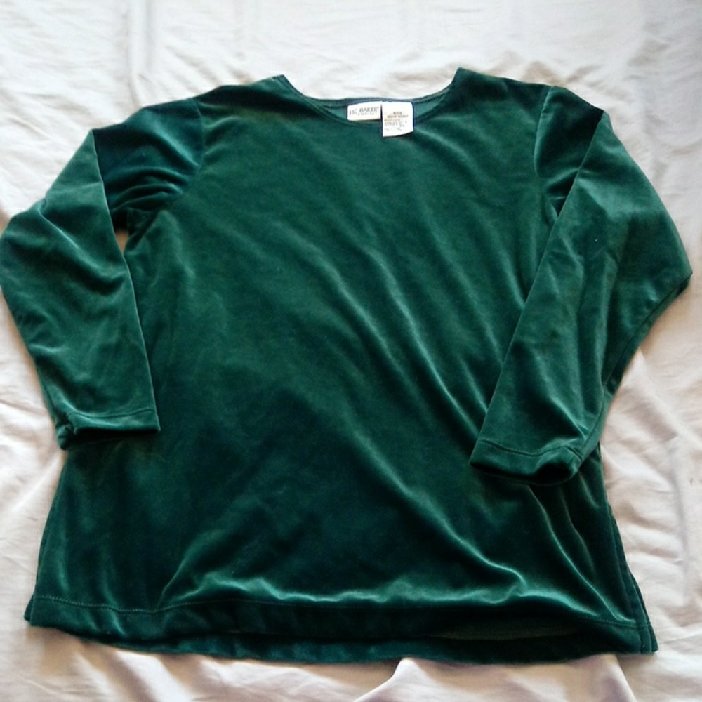 Liz Baker Essentials size petite medium green top